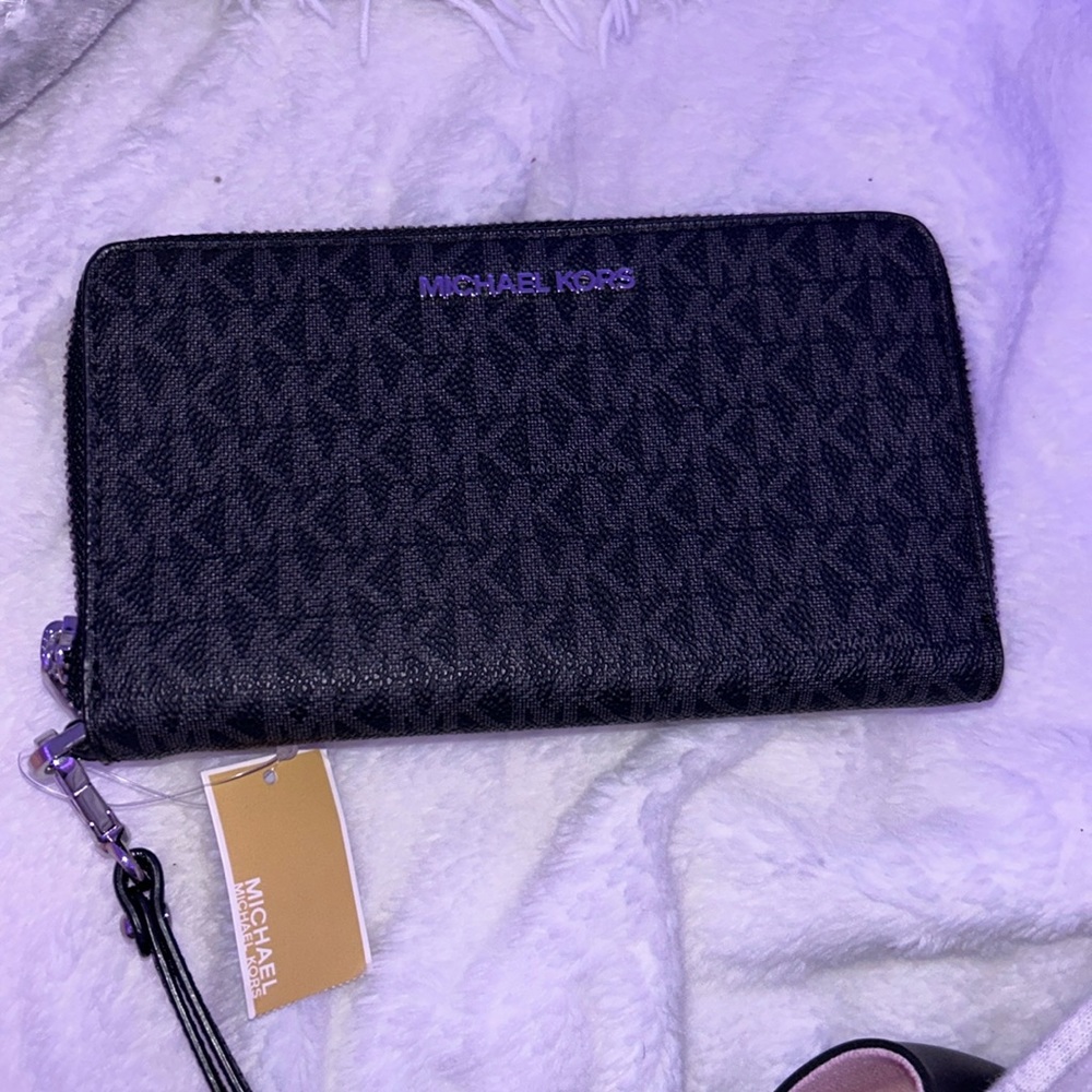 michael kors wallet!
